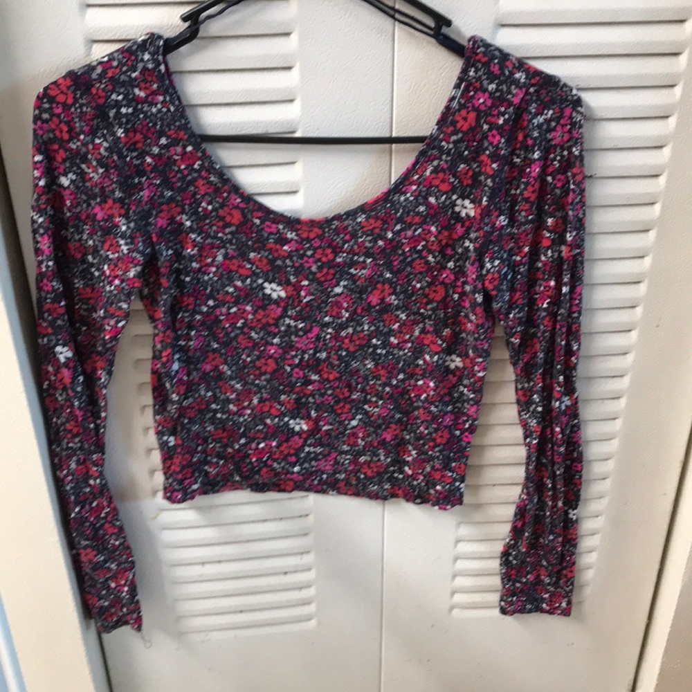 Long sleeve crop top